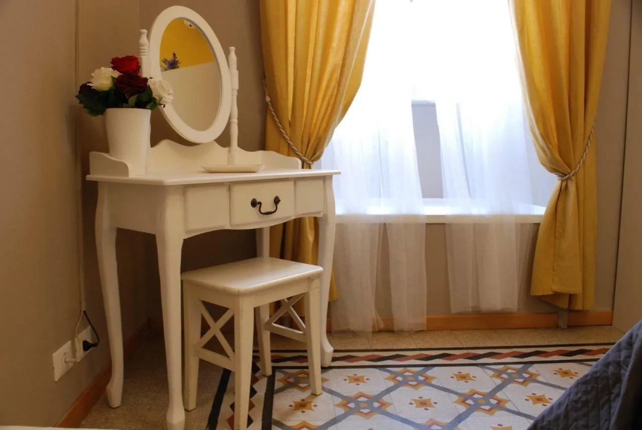 Costantino Primo Holiday - Roma St.Pietro 0*,  Italia